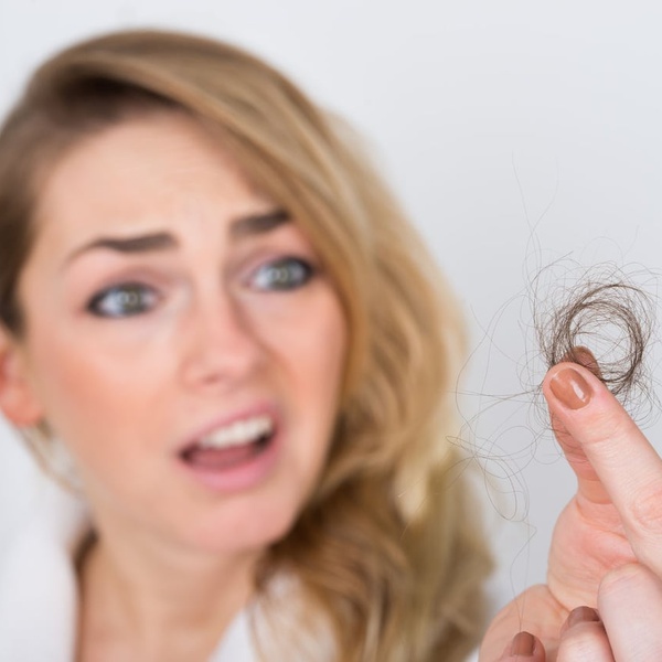 Saç Dökülmesi (Alopesi)